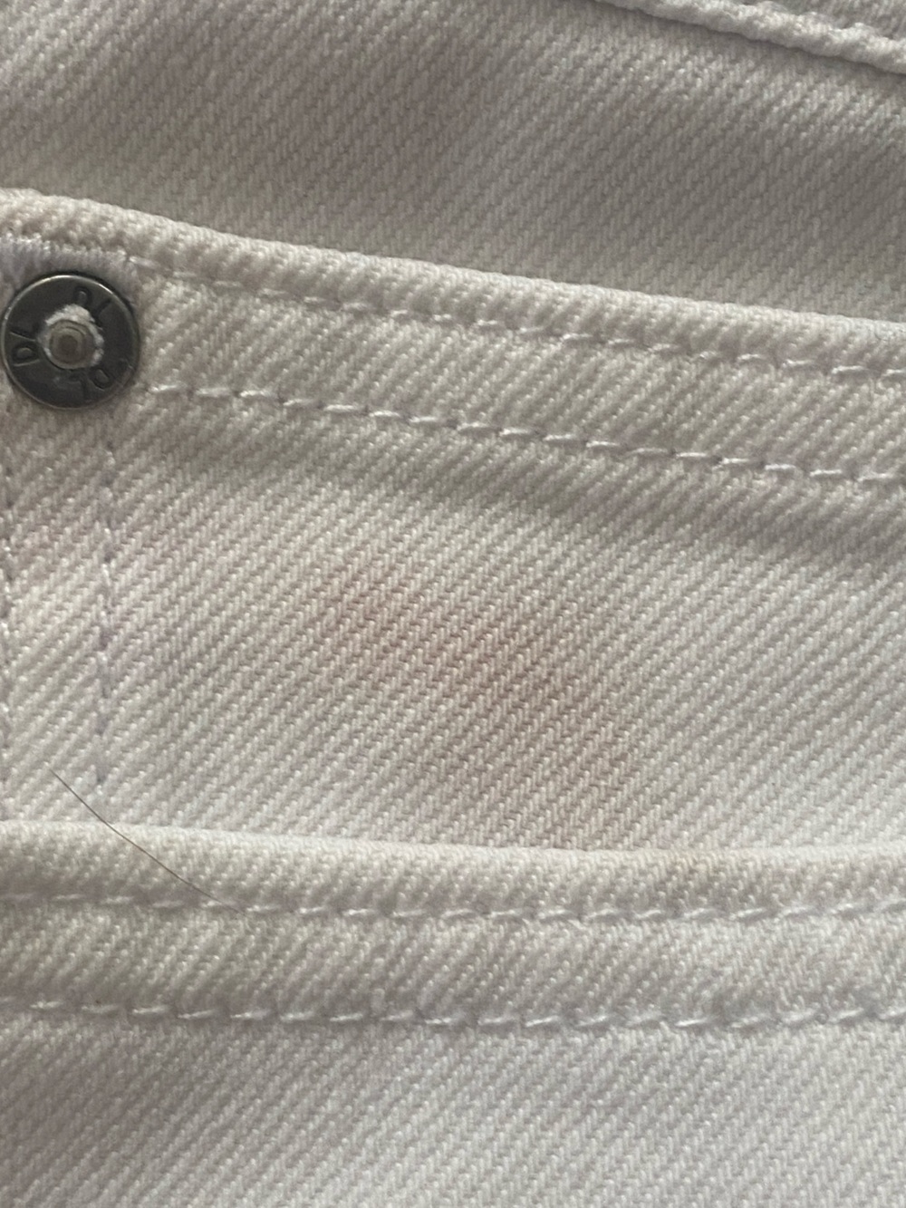 DL1961 Lola White Frayed Hem Denim Shorts SIZE 27. A stain callout - Picture 10 of 15